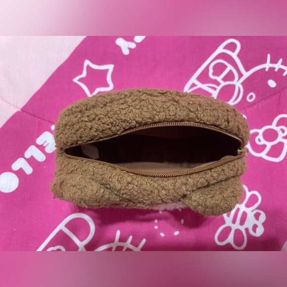 Landry Sanrio Pouch - Picture 2 of 6